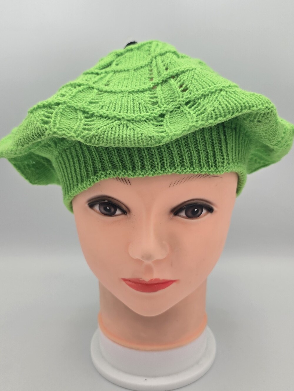 Unbranded Women's Green Knit Beret Hat One Size